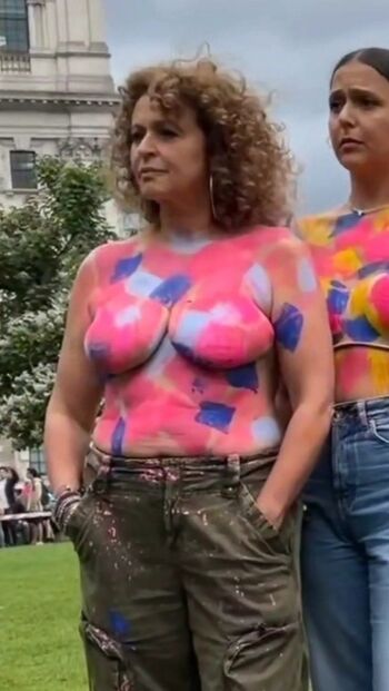 Nadia Sawalha