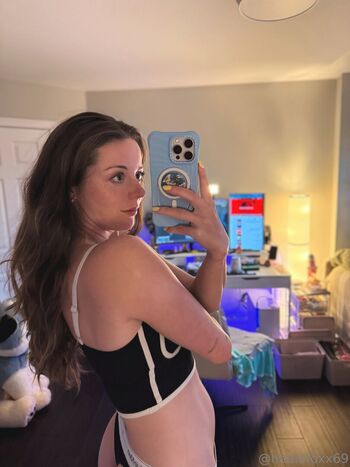 nadiafoxx69