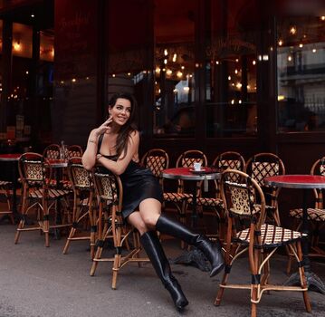 Nadine Mirada
