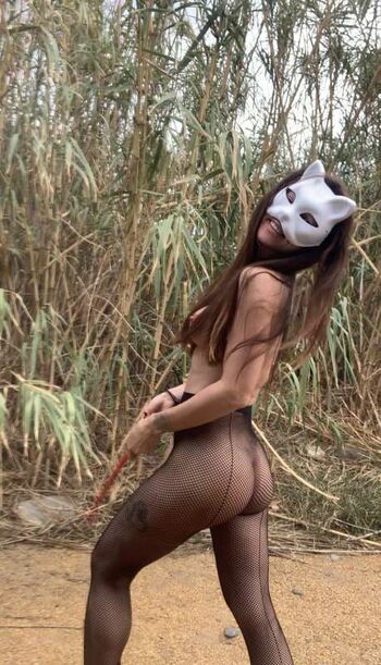 nakedtraveler / nakedtraveler-nt / WHITEWITCHINAVAN / WHITEWITCHASMRROLEPLAYS