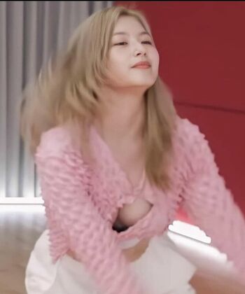 Nancy Momoland