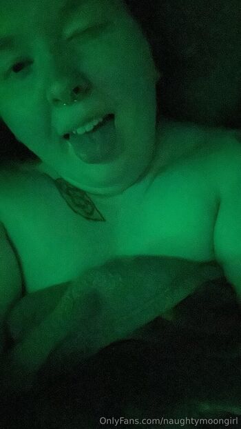naughtymoongirl