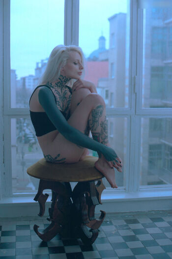 Nava_Nextdoor Polish model