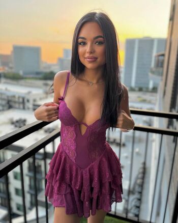 Nayla Norton