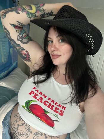 nerdydirtypeach