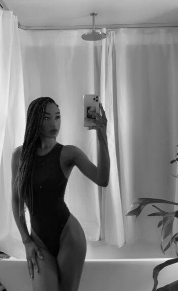 Nia Simone