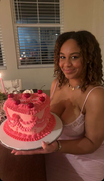 Nia Sioux
