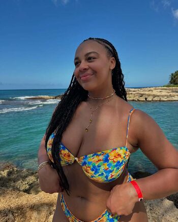 Nia Sioux