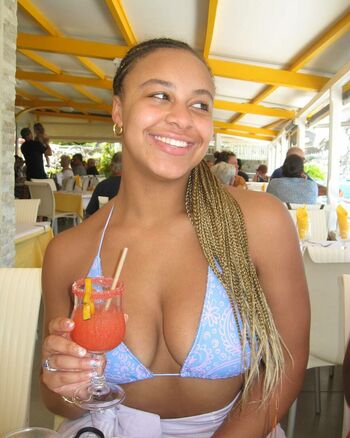 Nia Siux