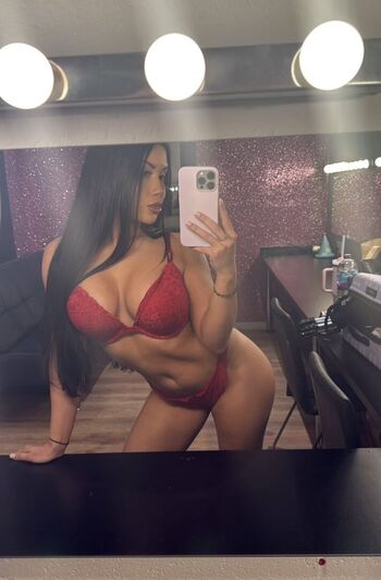 Nicole Snow