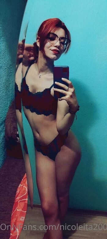 nicoleita2000