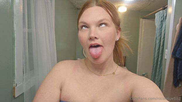 nicoleluv882
