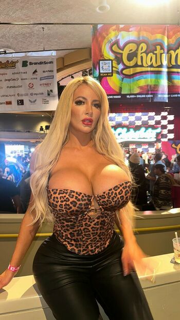 Nicolette__shea