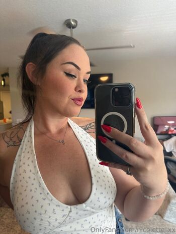 nicolette_xx