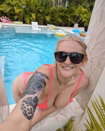 Nika Howard VIP