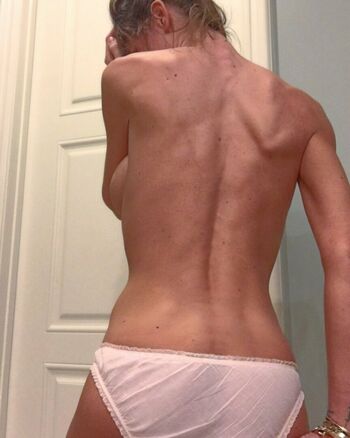 Nikki Cox
