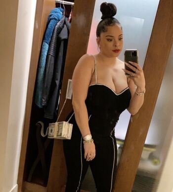 Nina Thomas