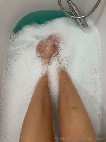 ninaluvsfeet