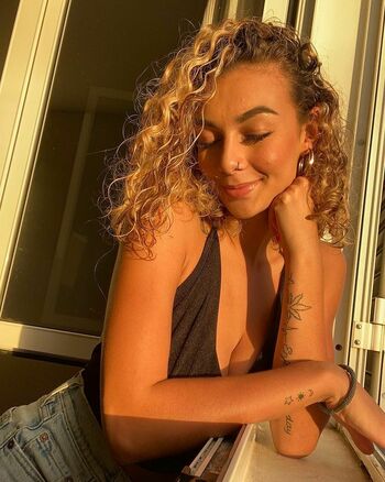 Nude Antilles