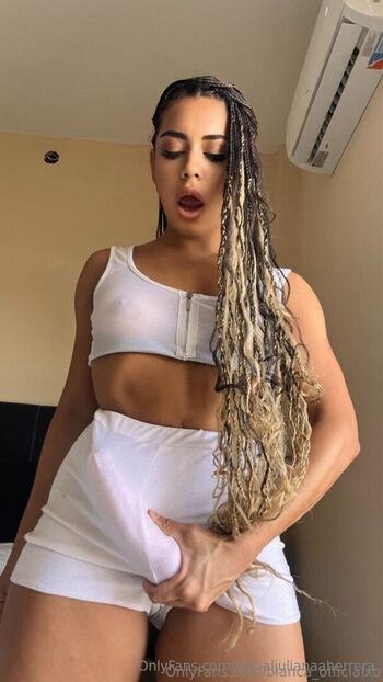 oficialjulianaaherrera