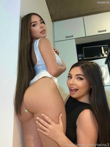 Only Twins Hillary & Lesly