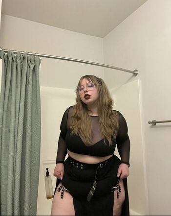 Peachydeluxx