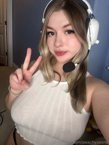 peachyxeena