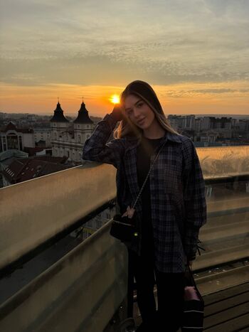 penelope_bustt