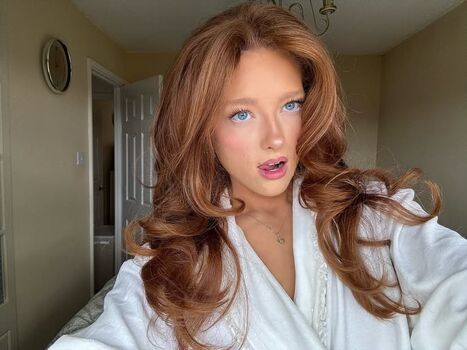 phoebeisginger