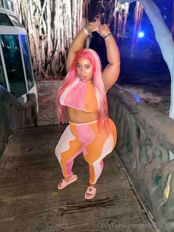 pinkyxxx
