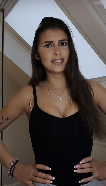 Pkshelenaofficial