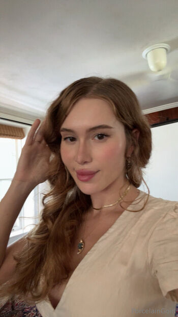 porcelaingoirl