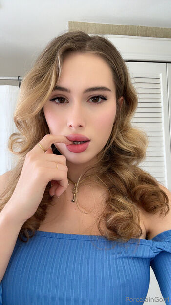 porcelaingoirl