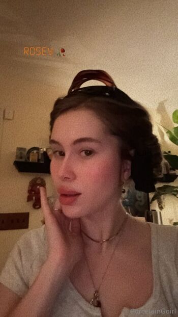 porcelaingoirl