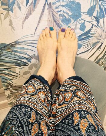 prettyfeetartvilla