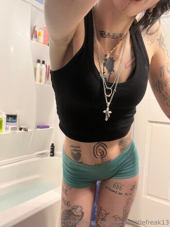 prettylittlefreak13