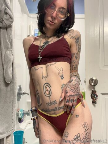 prettylittlefreak13