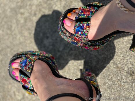 prettyyheelz