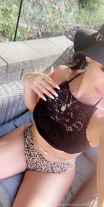 queenofthedollhouse