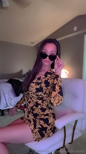 realgoddessholly