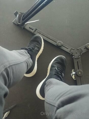 reds_feet