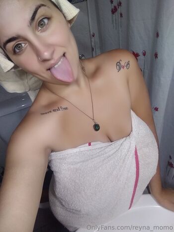 reyna_mom0