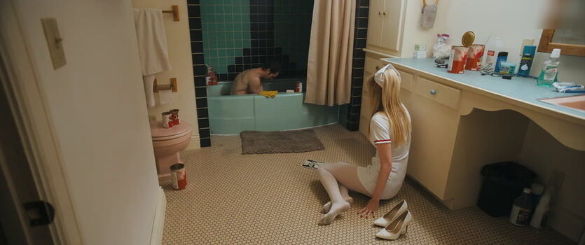 Riki Lindhome