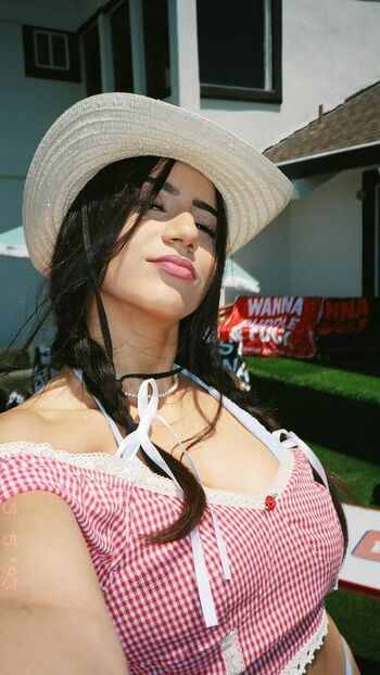 Roxie Sinner