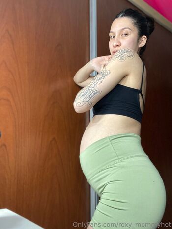 roxy_mommyhot