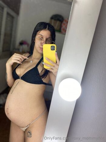 roxy_mommyhot
