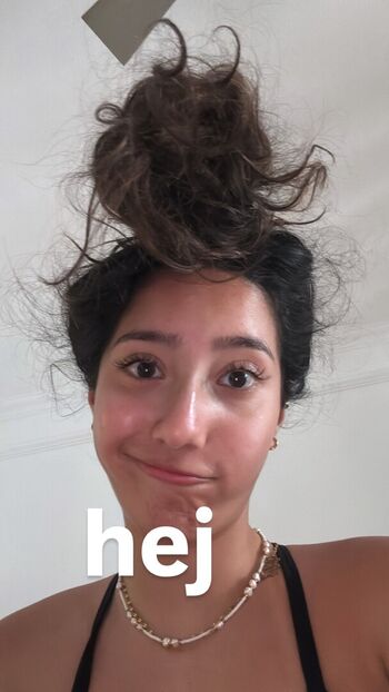 Sabrina Pezeshkian