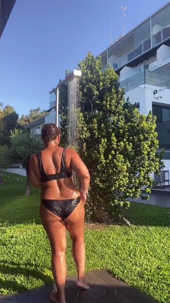 Saira Khan
