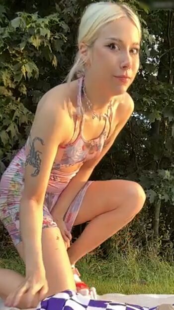 Sarahtoninx9_