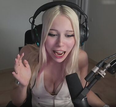 Sarahtoninx9_